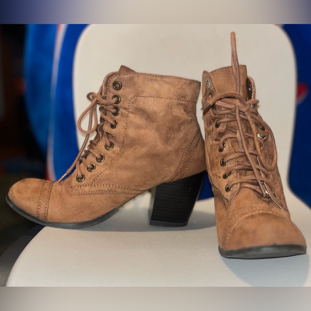 Charlotte Russe Brown Suede Boots Women’s size 6.5